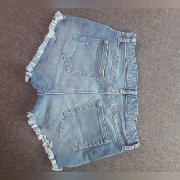 H & M Jean shorts - Picture 2 of 6